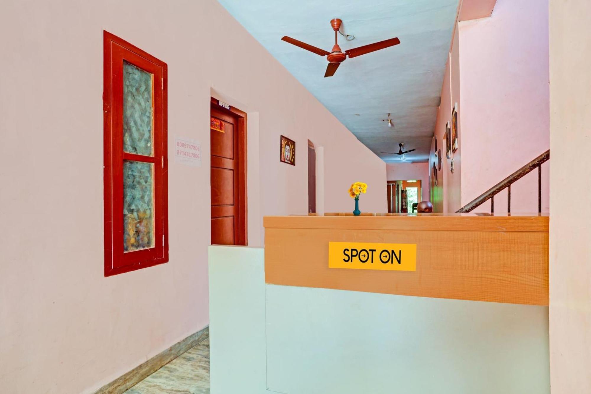Hotel O Ashok Inn Kazhakuttam Exterior photo